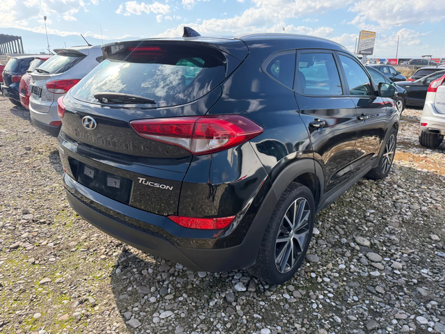 Hyundai Tucson 1.7 CRDI X POSIBLE - автомобили, коли, обяви за нови и употребявани 5
