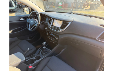 Hyundai Tucson 1.7 CRDI X POSIBLE - автомобили, коли, обяви за нови и употребявани 11