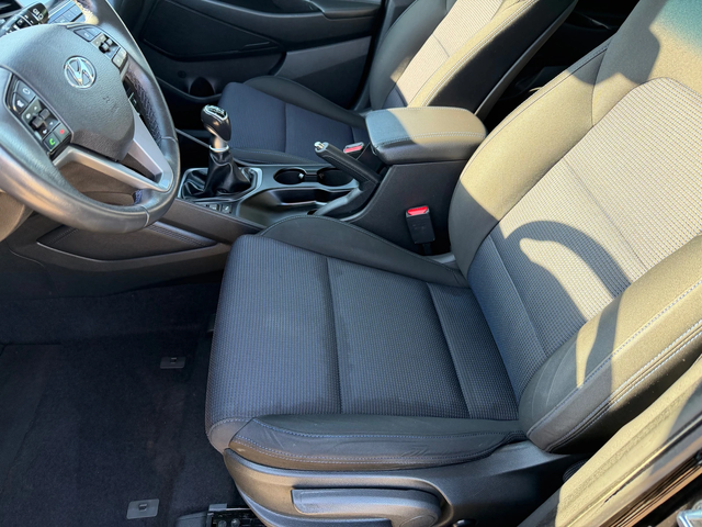 Hyundai Tucson 1.7 CRDI X POSIBLE - автомобили, коли, обяви за нови и употребявани 8