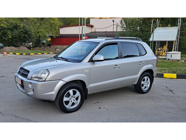 Hyundai Tucson 2.0 Crdi FACELIFT/6skorosti/Klimatik - автомобили, коли, обяви за нови и употребявани 2