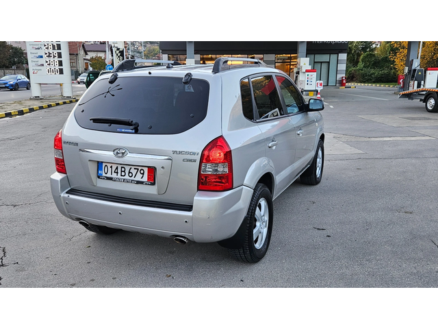 Hyundai Tucson 2.0 Crdi FACELIFT/6skorosti/Klimatik - автомобили, коли, обяви за нови и употребявани 5