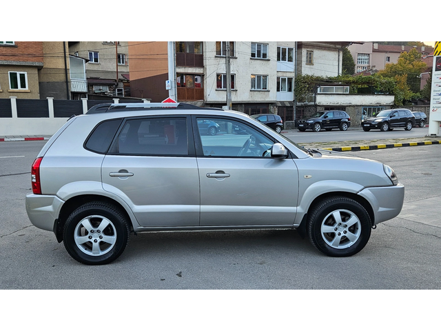 Hyundai Tucson 2.0 Crdi FACELIFT/6skorosti/Klimatik - автомобили, коли, обяви за нови и употребявани 6