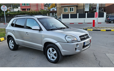 Hyundai Tucson 2.0 Crdi FACELIFT/6skorosti/Klimatik - автомобили, коли, обяви за нови и употребявани 7