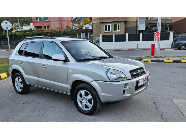 Hyundai Tucson 2.0 Crdi FACELIFT/6skorosti/Klimatik - автомобили, коли, обяви за нови и употребявани 7