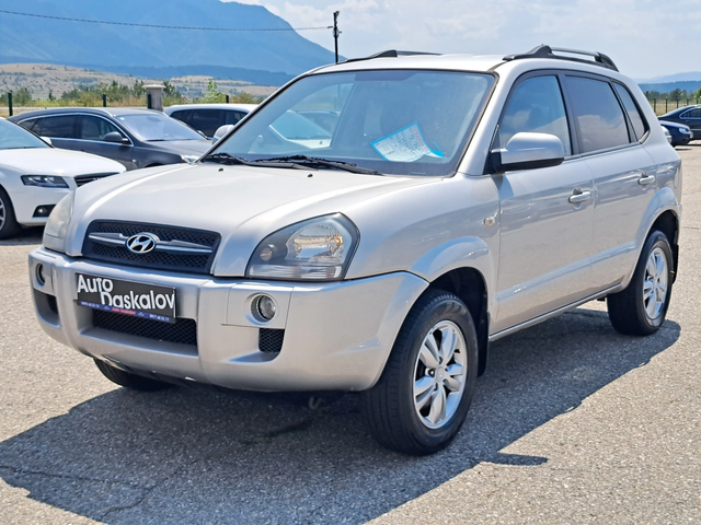 Hyundai Tucson 2, 0i  g-pl - автомобили, коли, обяви за нови и употребявани 0