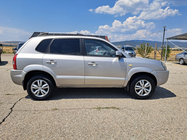 Hyundai Tucson 2, 0i  g-pl - автомобили, коли, обяви за нови и употребявани 3