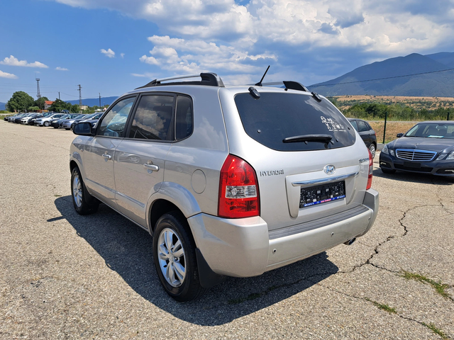 Hyundai Tucson 2, 0i  g-pl - автомобили, коли, обяви за нови и употребявани 6