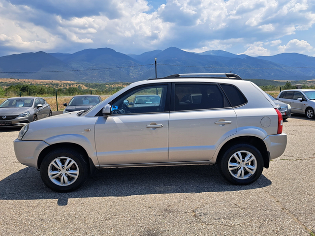 Hyundai Tucson 2, 0i  g-pl - автомобили, коли, обяви за нови и употребявани 7