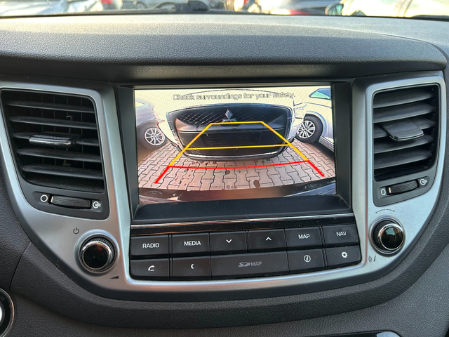 Hyundai Tucson 1.7CRDI NAVI/KAMERA EURO 6 - автомобили, коли, обяви за нови и употребявани 12