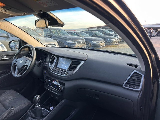 Hyundai Tucson 1.7CRDI NAVI/KAMERA EURO 6 - автомобили, коли, обяви за нови и употребявани 9