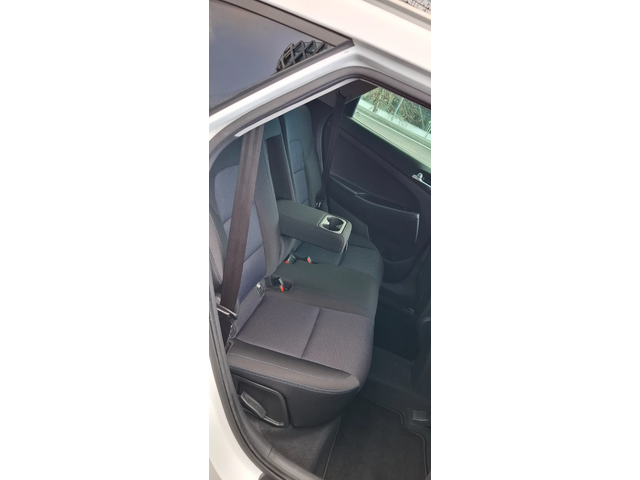 Hyundai Tucson 2.0 184kc Automat Line asist DistronicXenon Led - автомобили, коли, обяви за нови и употребявани 11