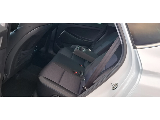 Hyundai Tucson 2.0 184kc Automat Line asist DistronicXenon Led - автомобили, коли, обяви за нови и употребявани 13