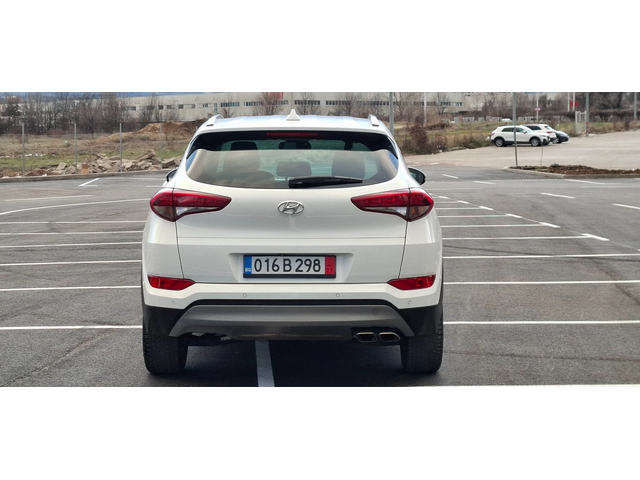 Hyundai Tucson 2.0 184kc Automat Line asist DistronicXenon Led - автомобили, коли, обяви за нови и употребявани 5