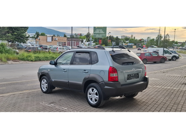 Hyundai Tucson 2.0crdi 141kc 4х4 6скорости - автомобили, коли, обяви за нови и употребявани 5