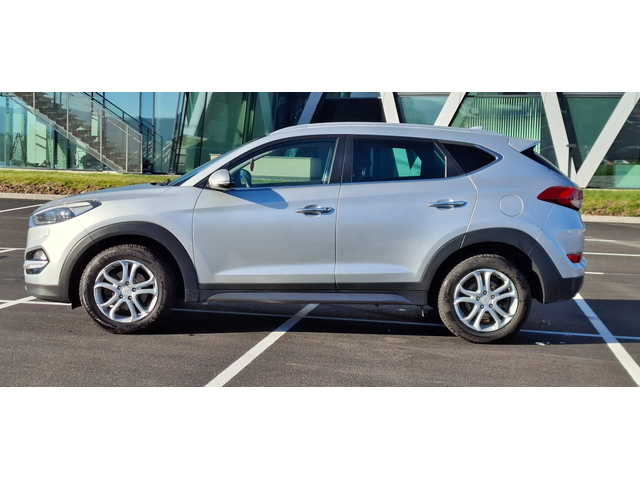 Hyundai Tucson 2.0 Awd 184kc Line  Xenon Led Aвтоматик!! - автомобили, коли, обяви за нови и употребявани 3
