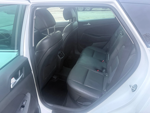 Hyundai Tucson 2.0 CRDI 4x4 - автомобили, коли, обяви за нови и употребявани 11