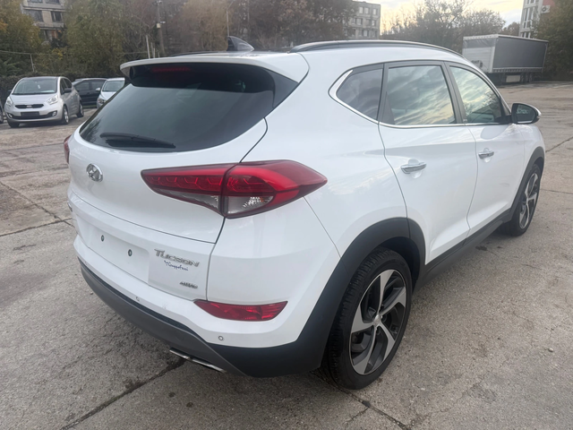 Hyundai Tucson 2.0 CRDI 4x4 - автомобили, коли, обяви за нови и употребявани 4