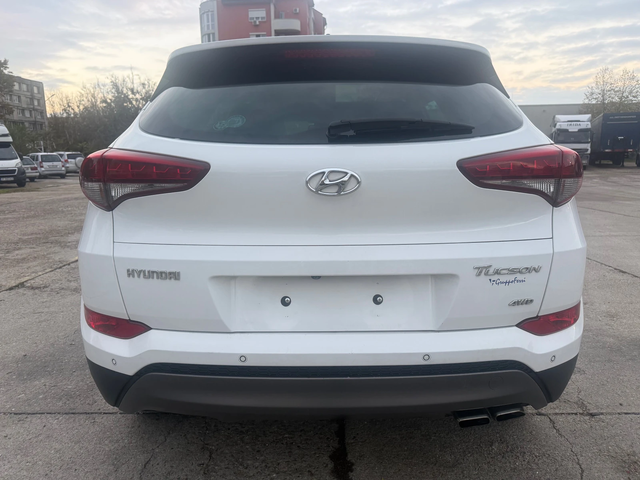 Hyundai Tucson 2.0 CRDI 4x4 - автомобили, коли, обяви за нови и употребявани 6