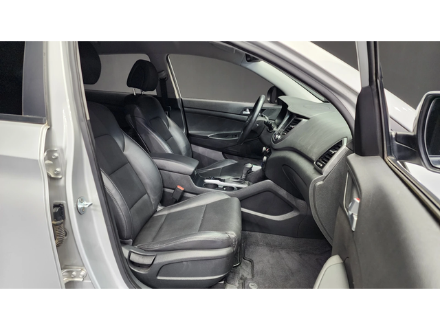 Hyundai Tucson 2.0 4WD MODERN autogeorge.com - автомобили, коли, обяви за нови и употребявани 9