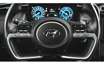 Hyundai Tucson 1.6 T-GDi PREMIUM Plug-in Hybrid 4x4 Automatic - автомобили, коли, обяви за нови и употребявани 8