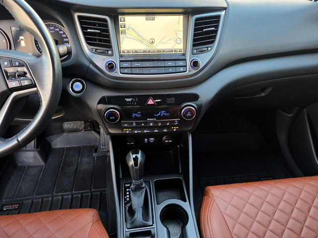 Hyundai Tucson 1.7CRDI/141kc/Aвтоматик/2WD/Xpossible - автомобили, коли, обяви за нови и употребявани 8