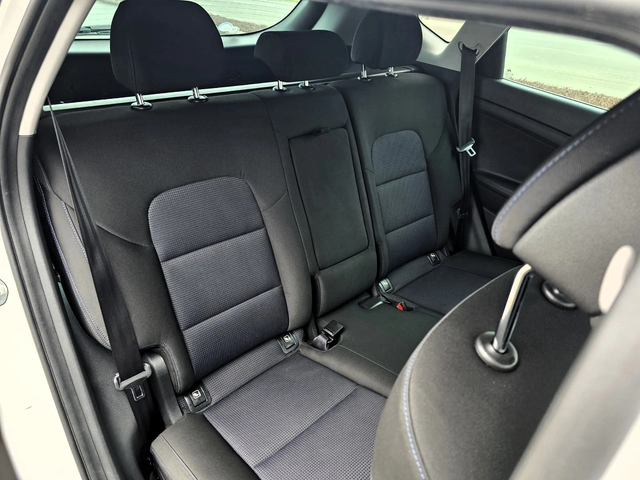 Hyundai Tucson 1.7CRDI/115/2WD/Xpossible - автомобили, коли, обяви за нови и употребявани 13