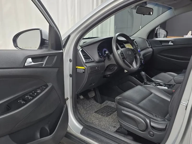 Hyundai Tucson 2.0 4Wd Style - автомобили, коли, обяви за нови и употребявани 10