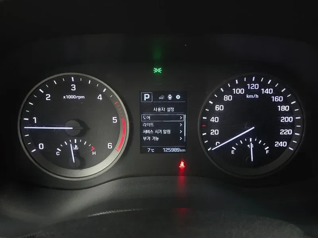 Hyundai Tucson 2.0 4Wd Style - автомобили, коли, обяви за нови и употребявани 7