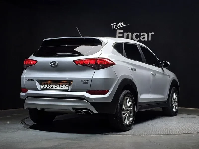 Hyundai Tucson 2.0 4Wd Style - автомобили, коли, обяви за нови и употребявани 1