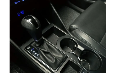 Hyundai Tucson 2.0 4Wd Style - автомобили, коли, обяви за нови и употребявани 8