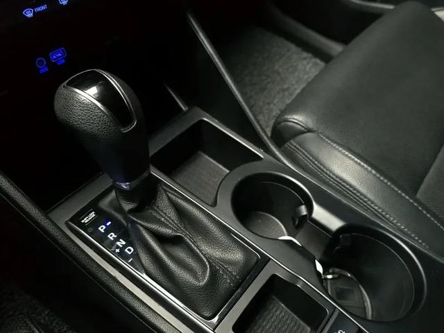 Hyundai Tucson 2.0 4Wd Style - автомобили, коли, обяви за нови и употребявани 8