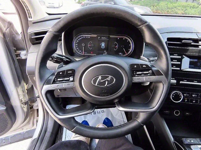 Hyundai Tucson 2.0 4Wd Modern - автомобили, коли, обяви за нови и употребявани 11