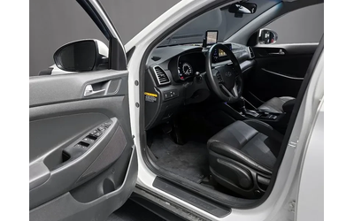 Hyundai Tucson 2.0 4Wd Smart - автомобили, коли, обяви за нови и употребявани 10