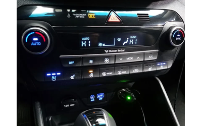 Hyundai Tucson 2.0 4Wd Smart - автомобили, коли, обяви за нови и употребявани 16