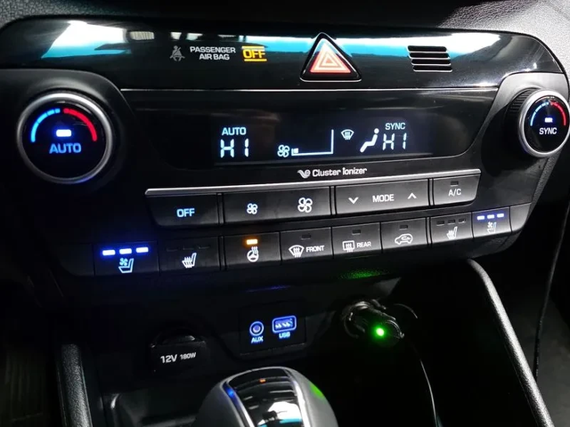 Hyundai Tucson 2.0 4Wd Smart - автомобили, коли, обяви за нови и употребявани 16