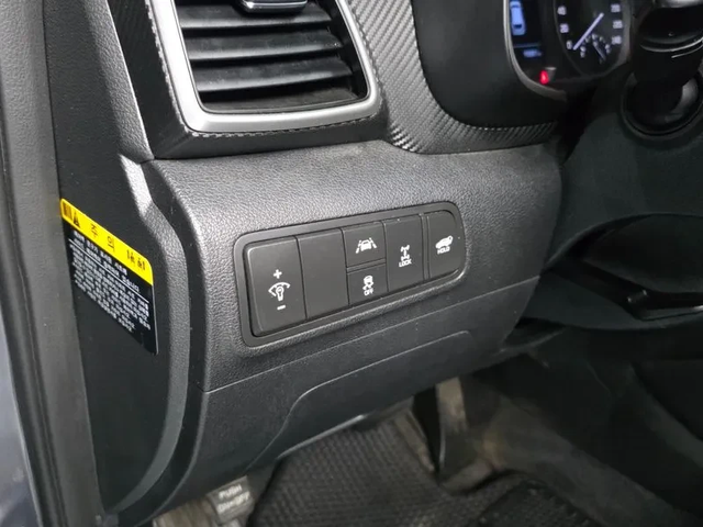 Hyundai Tucson 2.0 4Wd Modern - автомобили, коли, обяви за нови и употребявани 16