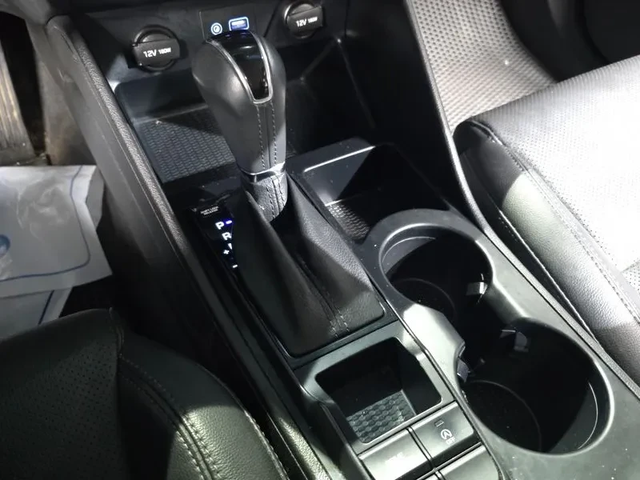 Hyundai Tucson 2.0 4Wd Modern - автомобили, коли, обяви за нови и употребявани 8