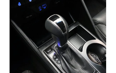 Hyundai Tucson Diesel 2.0 4Wd Style Special - автомобили, коли, обяви за нови и употребявани 8