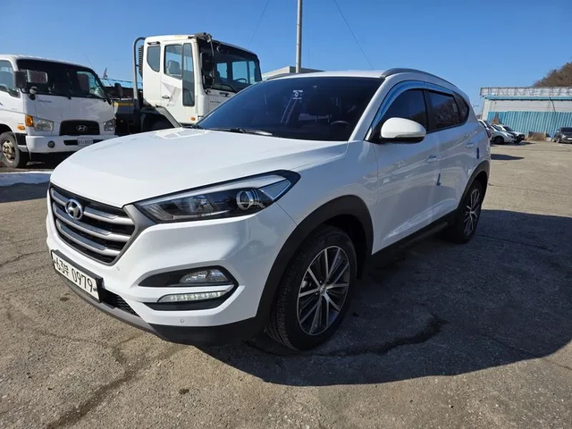 Hyundai Tucson Diesel 2.0 4Wd Premium - автомобили, коли, обяви за нови и употребявани 0