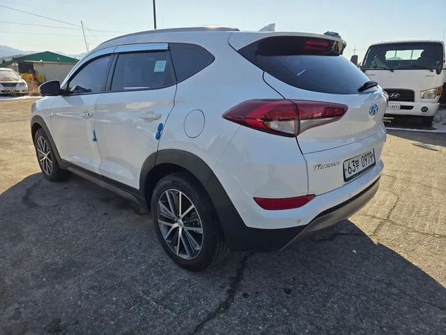 Hyundai Tucson Diesel 2.0 4Wd Premium - автомобили, коли, обяви за нови и употребявани 4