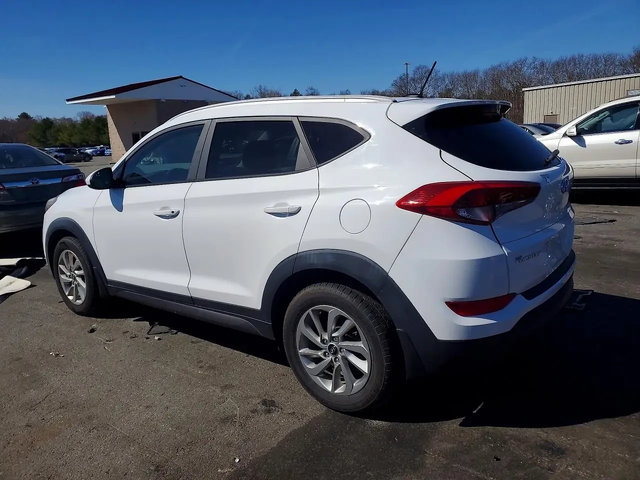 Hyundai Tucson SE - автомобили, коли, обяви за нови и употребявани 3