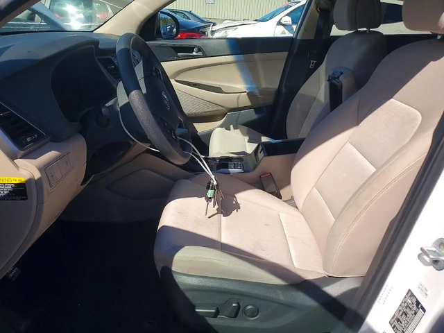 Hyundai Tucson SE - автомобили, коли, обяви за нови и употребявани 6