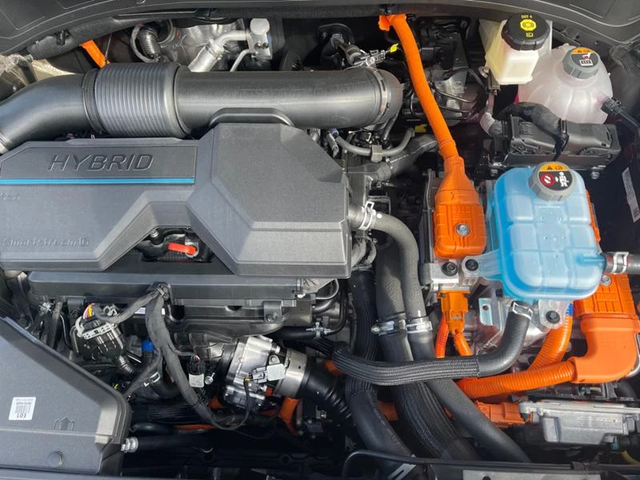 Hyundai Tucson 230к.с./Hybrid/4x4/Premium - автомобили, коли, обяви за нови и употребявани 16