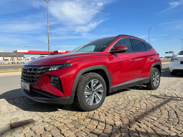 Hyundai Tucson 1.6T - автомобили, коли, обяви за нови и употребявани 1
