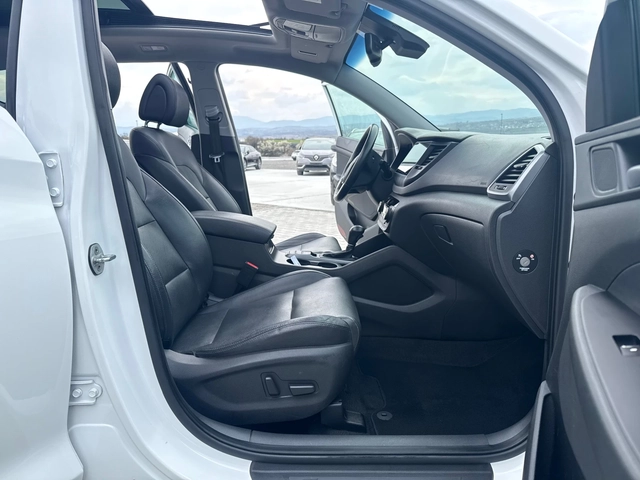 Hyundai Tucson 1.7crdi - автомобили, коли, обяви за нови и употребявани 10