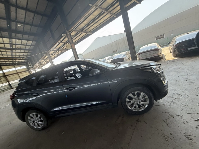 Hyundai Tucson 2.0 CRDI 4x4 - OЧАКВАН ВНОС - автомобили, коли, обяви за нови и употребявани 2