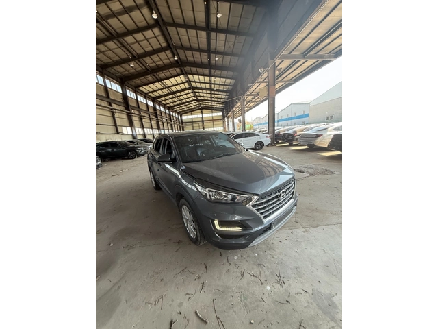Hyundai Tucson 2.0 CRDI 4x4 - OЧАКВАН ВНОС - автомобили, коли, обяви за нови и употребявани 3