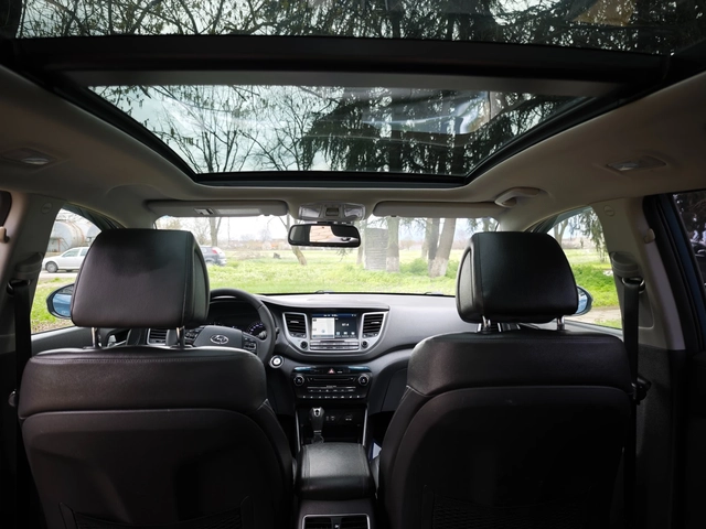 Hyundai Tucson 2.0 CRDI - автомобили, коли, обяви за нови и употребявани 15