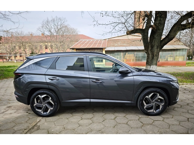 Hyundai Tucson 2.0 CRDI - автомобили, коли, обяви за нови и употребявани 2