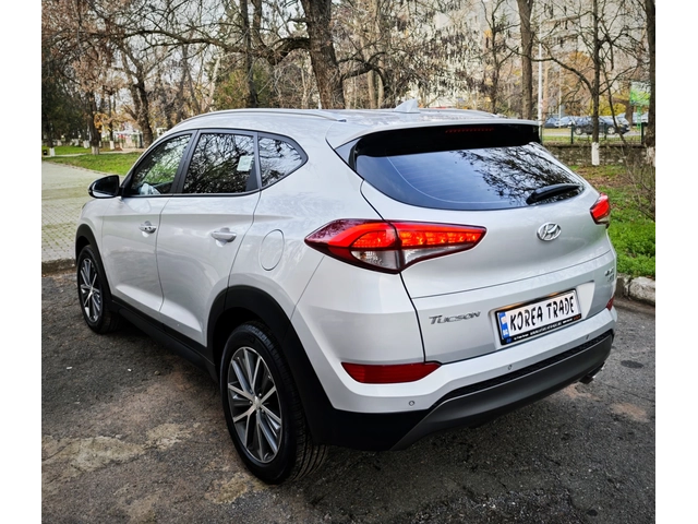 Hyundai Tucson 2.0 CRDI 4x4 - ПРОМОЦИЯ ! - автомобили, коли, обяви за нови и употребявани 5